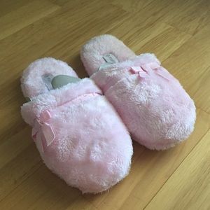 Dream Pairs pink faux fur slippers